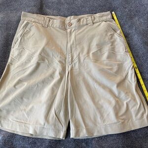Under Armour Men's Golf Loose Fit Flat Front Shorts Size 34